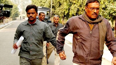 Moninder Singh Pandher and Surinder Koli, (on left) were arrested, investigated, prosecuted and sentenced to death in multiple cases by sessions courts (HT File Photo) Moninder Singh Pandher and Surinder Koli, (on left) were arrested, investigated, prosecuted and sentenced to death in multiple cases by sessions courts (HT File Photo)
