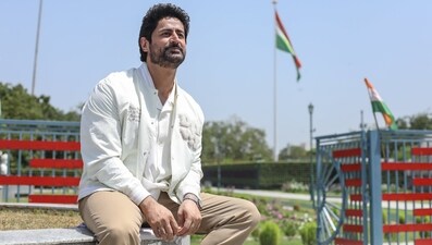 Mohit Raina explores CP, Delhi Mohit Raina explores CP, Delhi
