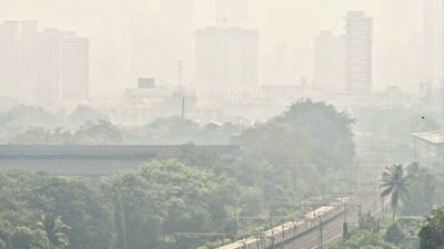 Mumbai, India - Oct. 17, 2023:Heavy smog was seen over the city skyline at Lower Parel and Lalbaug in Mumbai, India, on Tuesday, October 17, 2023. (Photo by Anshuman Poyrekar/ Hindustan Times) (Hindustan Times) Mumbai, India - Oct. 17, 2023:Heavy smog was seen over the city skyline at Lower Parel and Lalbaug in Mumbai, India, on Tuesday, October 17, 2023. (Photo by Anshuman Poyrekar/ Hindustan Times) (Hindustan Times)
