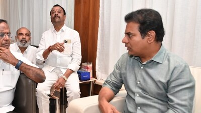 BRS leader KT Rama Rao meets former Telangana Pradesh Congress Committee (TPCC) chief and former Minister Ponnala Lakshmaiah last week, (PTI)