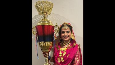 Purvika Chhuneja with the trophy. (ht)