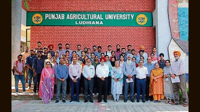 The meritorious students along with faculty at the felicitation programme held at PAU in Ludhiana. (HT PHOTO) The meritorious students along with faculty at the felicitation programme held at PAU in Ludhiana. (HT PHOTO)