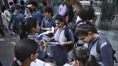 UP Board Exams 2024: Over 3.76 lakh less candidates register (Burhaan Kinu/HT PHOTO) UP Board Exams 2024: Over 3.76 lakh less candidates register (Burhaan Kinu/HT PHOTO)