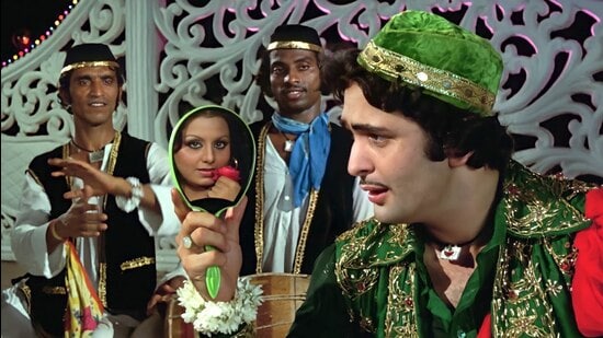 Rishi Kapoor and Neetu Singh in Amar Akbar Anthony. (Film still)