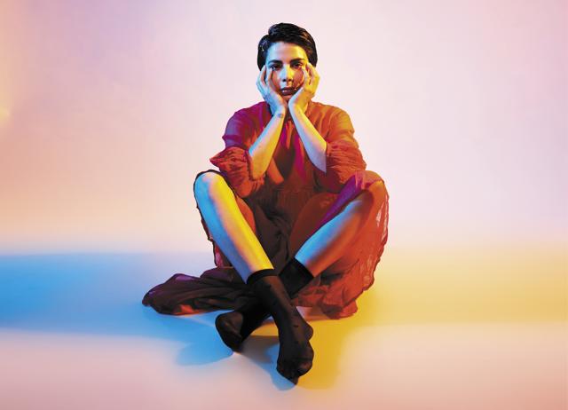 Letting go is accompanied by sadness and pain – emotions that sit stubbornly in all of us and keep building unless we consciously clear them out. Kulhari believes the only way out of pain, is through it. Make-up by: Anuradha Raman; Make-up assisted by: Madhura Deokute; Styled by: Shivangi Shrivastav (Mrinmai Parab) Letting go is accompanied by sadness and pain – emotions that sit stubbornly in all of us and keep building unless we consciously clear them out. Kulhari believes the only way out of pain, is through it. Make-up by: Anuradha Raman; Make-up assisted by: Madhura Deokute; Styled by: Shivangi Shrivastav (Mrinmai Parab)