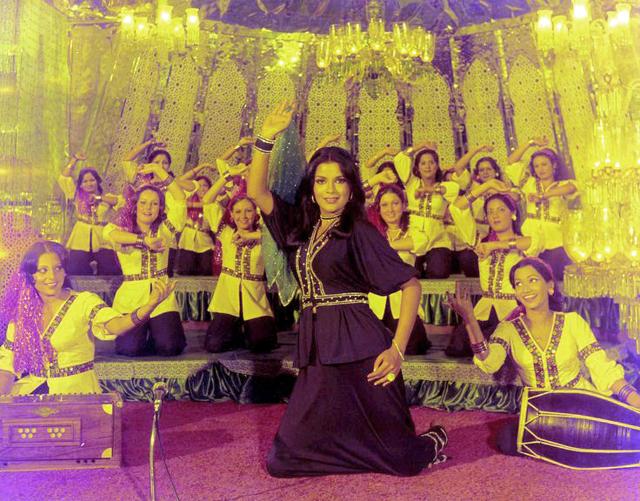 Zeenat Aman in Hum Kisise Kum Naheen (Film still) Zeenat Aman in Hum Kisise Kum Naheen (Film still)