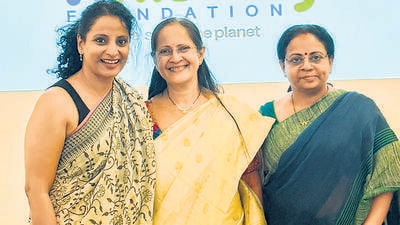 (From left) Dr Lata Ghanshamnani, Dr Leena Kelshikar and Veena Angadi of Rnisarg Foundation. (HT PHOTO) (From left) Dr Lata Ghanshamnani, Dr Leena Kelshikar and Veena Angadi of Rnisarg Foundation. (HT PHOTO)