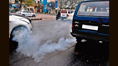 A visibly polluting vehicle on the streets of Delhi. (HT Photo) A visibly polluting vehicle on the streets of Delhi. (HT Photo)