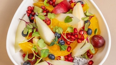 A diet rich in fruits is recommended during fasting as this keep the body hydrated.