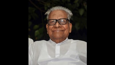 Following a stroke in October 2019, VS Achuthanandan has rarely made public appearances and has largely spent his days and nights at his son’s home in Thiruvananthapuram Following a stroke in October 2019, VS Achuthanandan has rarely made public appearances and has largely spent his days and nights at his son’s home in Thiruvananthapuram