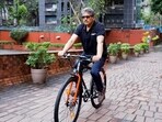 Anand Mahindra rides the Hornback X1 foldable e-bike
