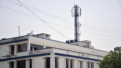 Based on the basic document of contract signing of mere stamp paper, the IGR vigilance department found that there were at least 100 mobile towers which had not paid registration and stamp duty to the government. (REPRESENTATIVE PHOTO) Based on the basic document of contract signing of mere stamp paper, the IGR vigilance department found that there were at least 100 mobile towers which had not paid registration and stamp duty to the government. (REPRESENTATIVE PHOTO)