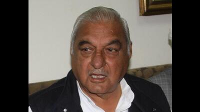 Former chief minister and Leader of Opposition Bhupinder Singh Hooda demanded that the government should give at least ₹5 crore to gold medal winners, ₹3 crore to silver medal winners and ₹2 crore to the players who won bronze medals. (HT File Photo) Former chief minister and Leader of Opposition Bhupinder Singh Hooda demanded that the government should give at least ₹5 crore to gold medal winners, ₹3 crore to silver medal winners and ₹2 crore to the players who won bronze medals. (HT File Photo)