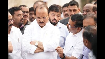 The guardian minister went to Bund Garden to inspect the completed 300-meter patch. (HT PHOTO) The guardian minister went to Bund Garden to inspect the completed 300-meter patch. (HT PHOTO)