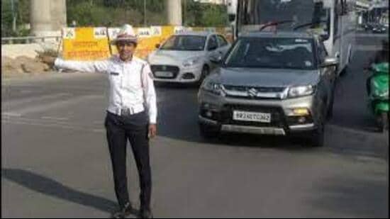 With festive season around the corner, 50 more traffic personnel sought to man roads in Ludhiana. (HT FILE)