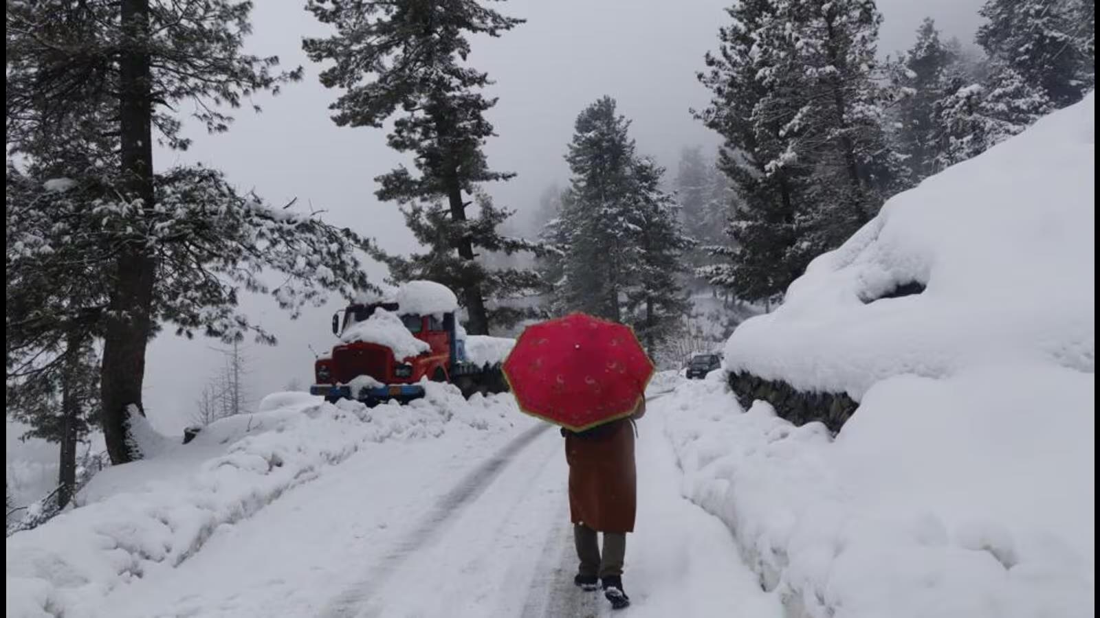Mughal Road closed for traffic after fresh snow in J&K - Vimarsana News