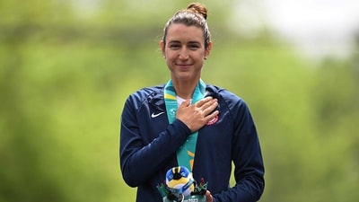 USA's Kristen Faulkner stands on the podium with her gold medal after winning the women's individual time trial final event of the Pan American Games Santiago 2023, in Isla de Maipo, Chile, on October 22, 2023. (Photo by Raul ARBOLEDA / AFP) (AFP) USA's Kristen Faulkner stands on the podium with her gold medal after winning the women's individual time trial final event of the Pan American Games Santiago 2023, in Isla de Maipo, Chile, on October 22, 2023. (Photo by Raul ARBOLEDA / AFP) (AFP)