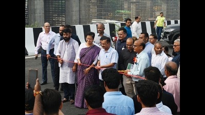 Delhi CM Arvind Kejriwal and PWD minister Atishi at the inauguration of Sarai Kale Khan flyover in Delhi on Sunday. (Vipin Kumar/HT Photo) Delhi CM Arvind Kejriwal and PWD minister Atishi at the inauguration of Sarai Kale Khan flyover in Delhi on Sunday. (Vipin Kumar/HT Photo)