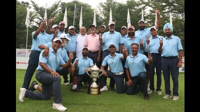 The victorious Captain’s 18 team in a jubilant mood with the winners’ trophy after clinching Chandigarh Golf League on Sunday. (HT Photo) The victorious Captain’s 18 team in a jubilant mood with the winners’ trophy after clinching Chandigarh Golf League on Sunday. (HT Photo)