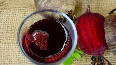Being rich in vitamin C protects skin cells from free radicals and inhibits melanin production in the skin, which helps to ease hyperpigmentation (Freepik) Being rich in vitamin C protects skin cells from free radicals and inhibits melanin production in the skin, which helps to ease hyperpigmentation (Freepik)