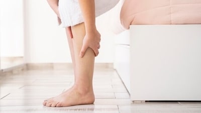 While DVT itself is not a direct cause of a heart attack, it can lead to a serious medical condition known as a pulmonary embolism (PE). (Freepik) While DVT itself is not a direct cause of a heart attack, it can lead to a serious medical condition known as a pulmonary embolism (PE). (Freepik)