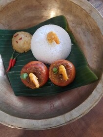 Tomato dolma with prawn stuffing Tomato dolma with prawn stuffing