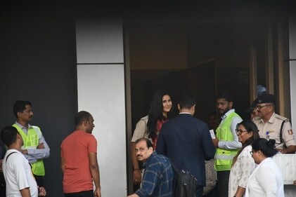 Katrina Kaif at the airport. Katrina Kaif at the airport.