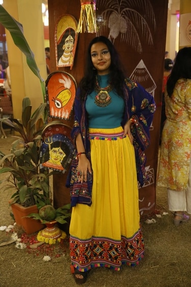 Anushka Verma, a resident from Green Park customised her outfit for pandal hopping. (Manoj Verma/HT)