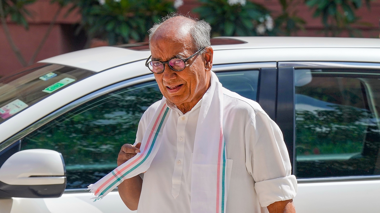 Digvijaya demands 'hand over VVPAT slips to voters', gives this advice to EC | Latest News India - Vimarsana News