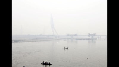 A haze covers the signature bridge in New Delhi. (ANI) A haze covers the signature bridge in New Delhi. (ANI)