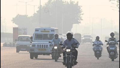 According to the daily bulletin released by the Central Pollution Control Board (CPCB), the major pollutant in Greater Noida on Monday was PM2.5. (Sunil Ghosh/HT Photo) According to the daily bulletin released by the Central Pollution Control Board (CPCB), the major pollutant in Greater Noida on Monday was PM2.5. (Sunil Ghosh/HT Photo)