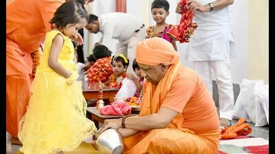 Chief minister Yogi Adityanath performs Kanya Pujan at Gorakhnath Temple, in Gorakhpur on Monday. (ANI Photo) Chief minister Yogi Adityanath performs Kanya Pujan at Gorakhnath Temple, in Gorakhpur on Monday. (ANI Photo)