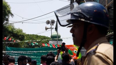 Pune, India - May 04, 2022: Police bandobast at Hazrat Khwaja Shaikh Salauddin Dargah, Kasba Peth, in Pune, India, on Wednesday, May 04, 2022. (Photo by Rahul Raut/HT PHOTO) (Rahul Raut/HT Photo) Pune, India - May 04, 2022: Police bandobast at Hazrat Khwaja Shaikh Salauddin Dargah, Kasba Peth, in Pune, India, on Wednesday, May 04, 2022. (Photo by Rahul Raut/HT PHOTO) (Rahul Raut/HT Photo)