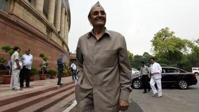 Veteran Congress leader Karan Singh has asked party president Mallikarjun Kharge to drop his name from the 22-member executive committee of the party’s Jammu and Kashmir unit, saying he has not been active in state politics for several years. (HT file photo)