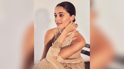 With the help of make-up artist Mitesh Rajani, Ananya got decked up in nude eye shadow, smudged eyeliner, mascara-coated lashes, darkened brows, glowing highlights, rosy cheeks and a shade of nude lipstick. (Instagram/@tanghavri) With the help of make-up artist Mitesh Rajani, Ananya got decked up in nude eye shadow, smudged eyeliner, mascara-coated lashes, darkened brows, glowing highlights, rosy cheeks and a shade of nude lipstick. (Instagram/@tanghavri)