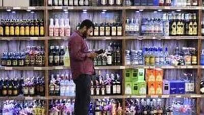 At the heart of the lack of availability of several liquor brands is the expiry of the 2020-21 excise policy on September 30. (HT Photo) At the heart of the lack of availability of several liquor brands is the expiry of the 2020-21 excise policy on September 30. (HT Photo)