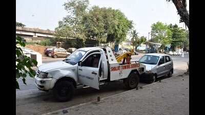 The vehicle had met with an accident in Kasara Ghat around 3.30 am, as the accused were speeding to avoid cops. (Bhushan Koyande/HT Photo) The vehicle had met with an accident in Kasara Ghat around 3.30 am, as the accused were speeding to avoid cops. (Bhushan Koyande/HT Photo)