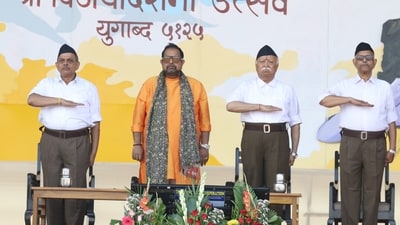 Rashtriya Swayamsevak Sangh (RSS) chief Mohan Bhagwat with singer Shankar Mahadevan and others during the RSS 'Vijayadashami Utsav', in Nagpur, Maharashtra, Tuesday, Oct. 24, 2023. (PTI) Rashtriya Swayamsevak Sangh (RSS) chief Mohan Bhagwat with singer Shankar Mahadevan and others during the RSS 'Vijayadashami Utsav', in Nagpur, Maharashtra, Tuesday, Oct. 24, 2023. (PTI)