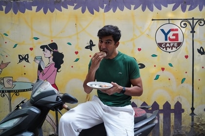 A plate of momos makes Nishant Dahiya fawn over MKT's street food. (Photo: Gokul VS/HT)