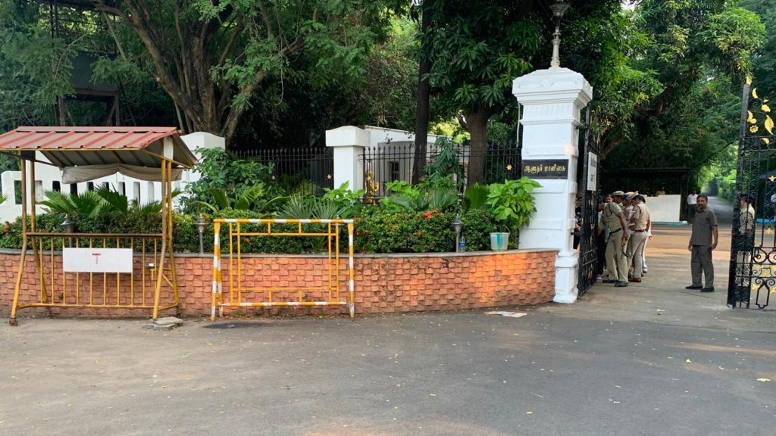 Petrol bomb hurled outside Raj Bhavan in Chennai | Latest News India