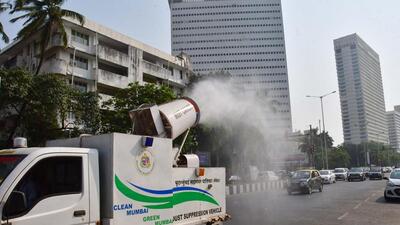 Mumbai, India – Oct 25, 2023: BMC Mist Spray Machine at Marine Drive to mitigate dust pollution mainly in areas, in Mumbai, India, on Wednesday, Oct 25, 2023. (Photo by Bhushan Koyande/HT Photo) Mumbai, India – Oct 25, 2023: BMC Mist Spray Machine at Marine Drive to mitigate dust pollution mainly in areas, in Mumbai, India, on Wednesday, Oct 25, 2023. (Photo by Bhushan Koyande/HT Photo)