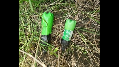 The security forces recovered two bottles containing 1.5 kg of heroin from a field near the international border in Tarn Taran, a Border Security Force official said.
