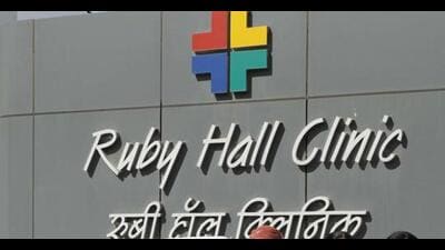 The state government on Wednesday replaced two members of the inquiry committee constituted to investigate the alleged kidney racket scam at Ruby Hall Clinic, Pune after they refused to be a part of panel. (HT FILE)