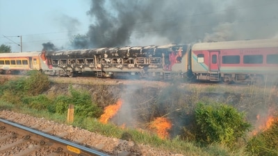 Four coaches were detached from the train as soon as the smoke was noticed around 3.45 pm.- (Hindustan Times) Four coaches were detached from the train as soon as the smoke was noticed around 3.45 pm.- (Hindustan Times)