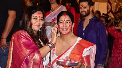 Ishita Dutta was joined by sister Tanushree Dutta during the Sindoor Khela at North Bombay Durga Puja on Tuesday. Tanushree was in a white kurta-churidar, paired with a pink silk dupatta as she joined Ishita, who was in a white and red saree and gold earrings. Ishita Dutta was joined by sister Tanushree Dutta during the Sindoor Khela at North Bombay Durga Puja on Tuesday. Tanushree was in a white kurta-churidar, paired with a pink silk dupatta as she joined Ishita, who was in a white and red saree and gold earrings. 