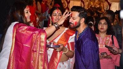 Tanushree Dutta also applied sindoor (colour) on brother-in-law Vatsal Sheth during the Sindoor Khela on Tuesday. Vatsal also applied colour on Sharbani Mukherjee during the function. Tanushree Dutta also applied sindoor (colour) on brother-in-law Vatsal Sheth during the Sindoor Khela on Tuesday. Vatsal also applied colour on Sharbani Mukherjee during the function. 