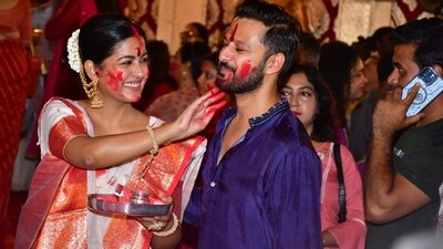 Ishita Dutta applied sindoor on husband Vatsal Sheth as well. Sharing a glimpse from the festival on Instagram, V"Sidoor Khela, a celebration of womanhood and unity, on this auspicious day of Vijaya Dashami seeking Durga Maa’s blessings and guidance." Ishita Dutta applied sindoor on husband Vatsal Sheth as well. Sharing a glimpse from the festival on Instagram, V"Sidoor Khela, a celebration of womanhood and unity, on this auspicious day of Vijaya Dashami seeking Durga Maa’s blessings and guidance."