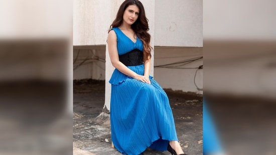 The entire ensemble worn by Fatima Sana Shaikh is from the brand Moonray, featuring a skirt, top, and belt, all hailing from the same label.&nbsp;(Instagram/@fatimasanashaikh)