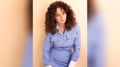 With the help of celebrity makeup artist Albert Chettiar, Kangana got decked up in nude eyeshadow, winged eyeliner, mascaraed lashes, contoured cheeks and a shade of nude lipstick. (Instagram/@kanganaranaut) With the help of celebrity makeup artist Albert Chettiar, Kangana got decked up in nude eyeshadow, winged eyeliner, mascaraed lashes, contoured cheeks and a shade of nude lipstick. (Instagram/@kanganaranaut)