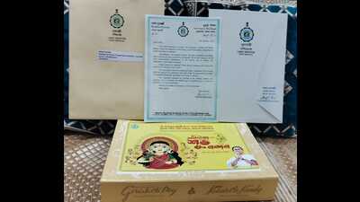 A special gift box from West Bengal CM Mamata Banerjee (HT)